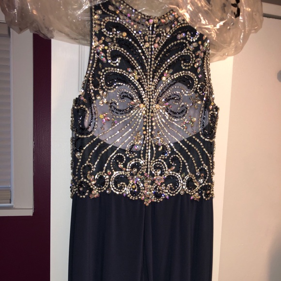 Prom dress - Picture 2 of 4